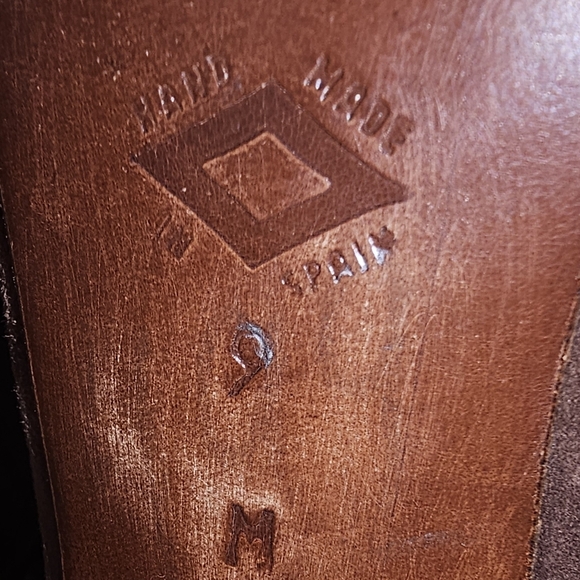 Donald J. Pliner Taupe and Metallic Heels - Picture 9 of 9